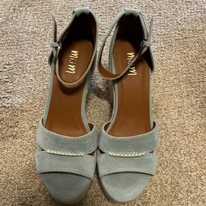 Light blue sueded heels